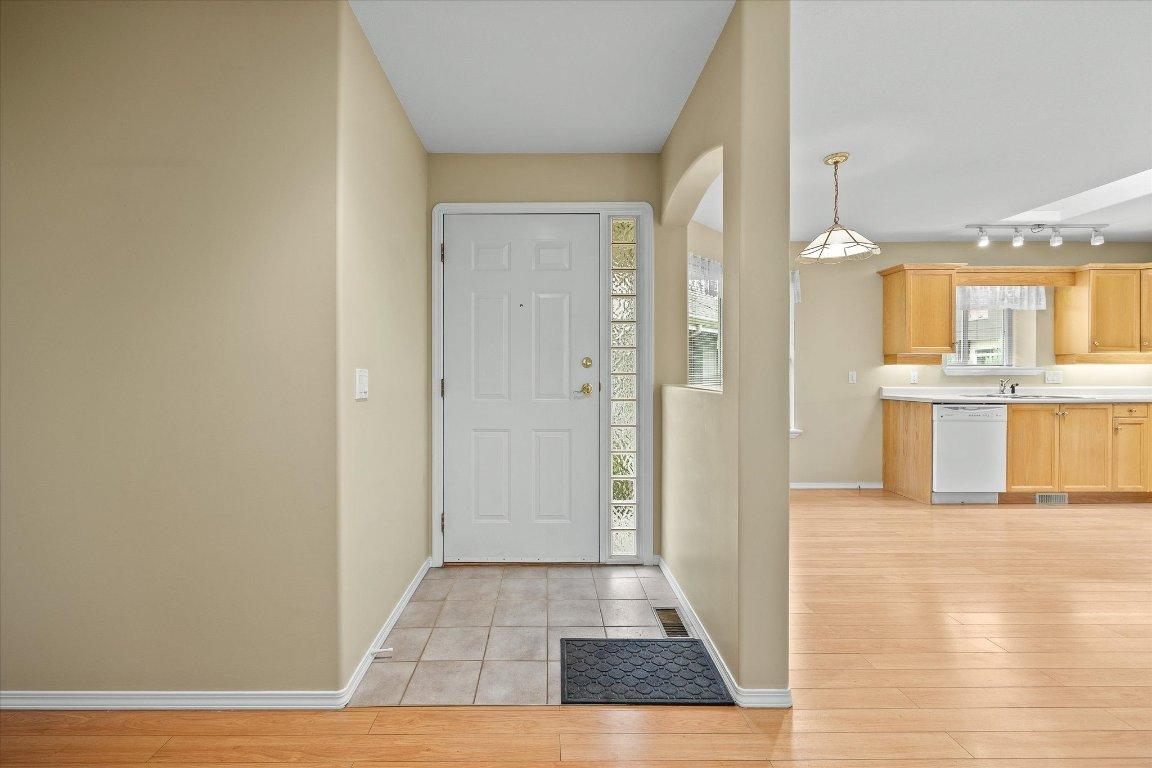 









680


Valley

Road, 12,
Kelowna,




BC
V1V 2J3

