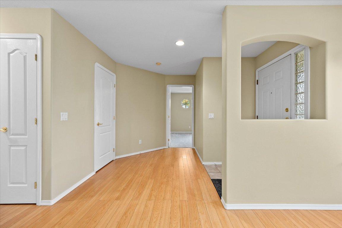 









680


Valley

Road, 12,
Kelowna,




BC
V1V 2J3

