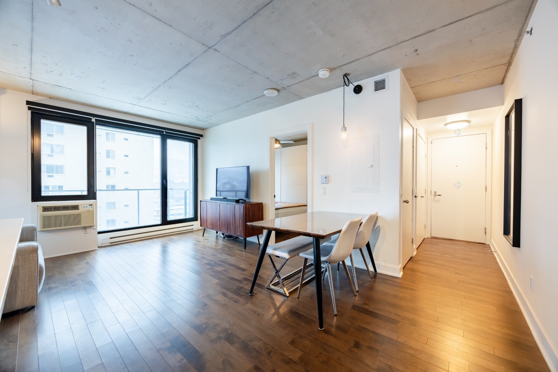 









1414


Rue Chomedey

, 1002,
Montréal (Ville-Marie),




QC
H3H0A2

