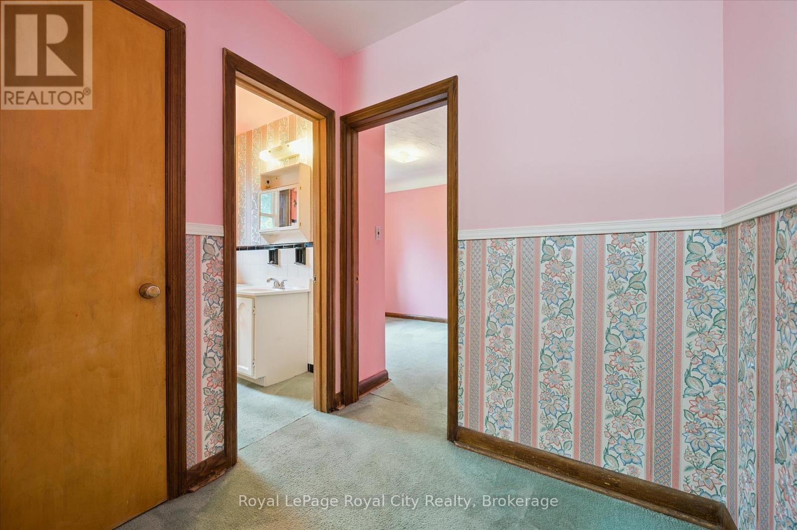 












193 EDINBURGH ROAD S

,
Guelph (Dovercliffe Park/Old University),




Ontario
N1G2H8

