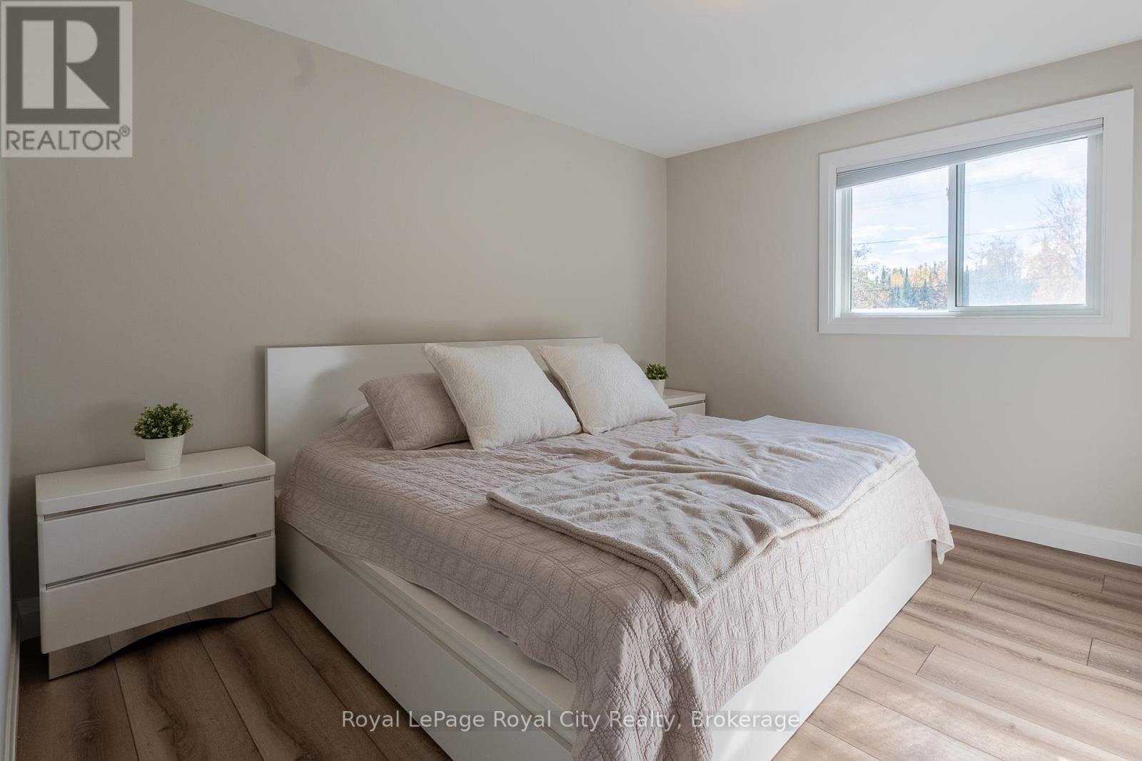 












3697 GEORGE JOHNSTON ROAD

,
Springwater,




Ontario
L4M4S4

