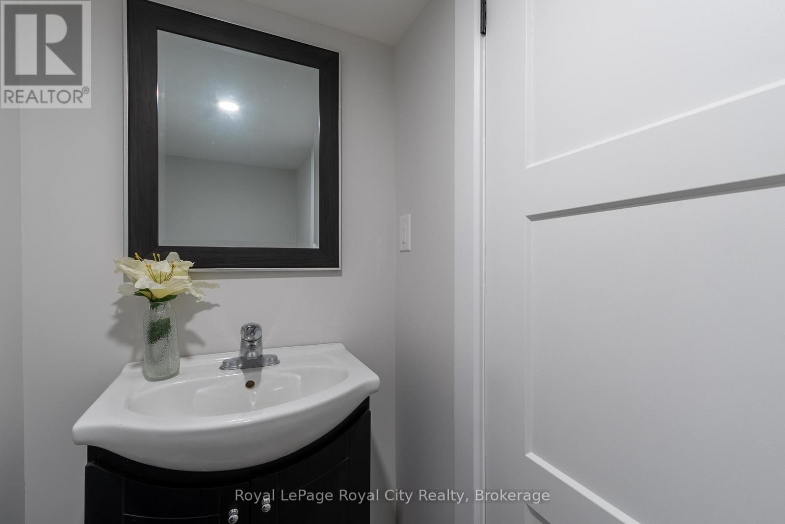 












3697 GEORGE JOHNSTON ROAD

,
Springwater,




Ontario
L4M4S4

