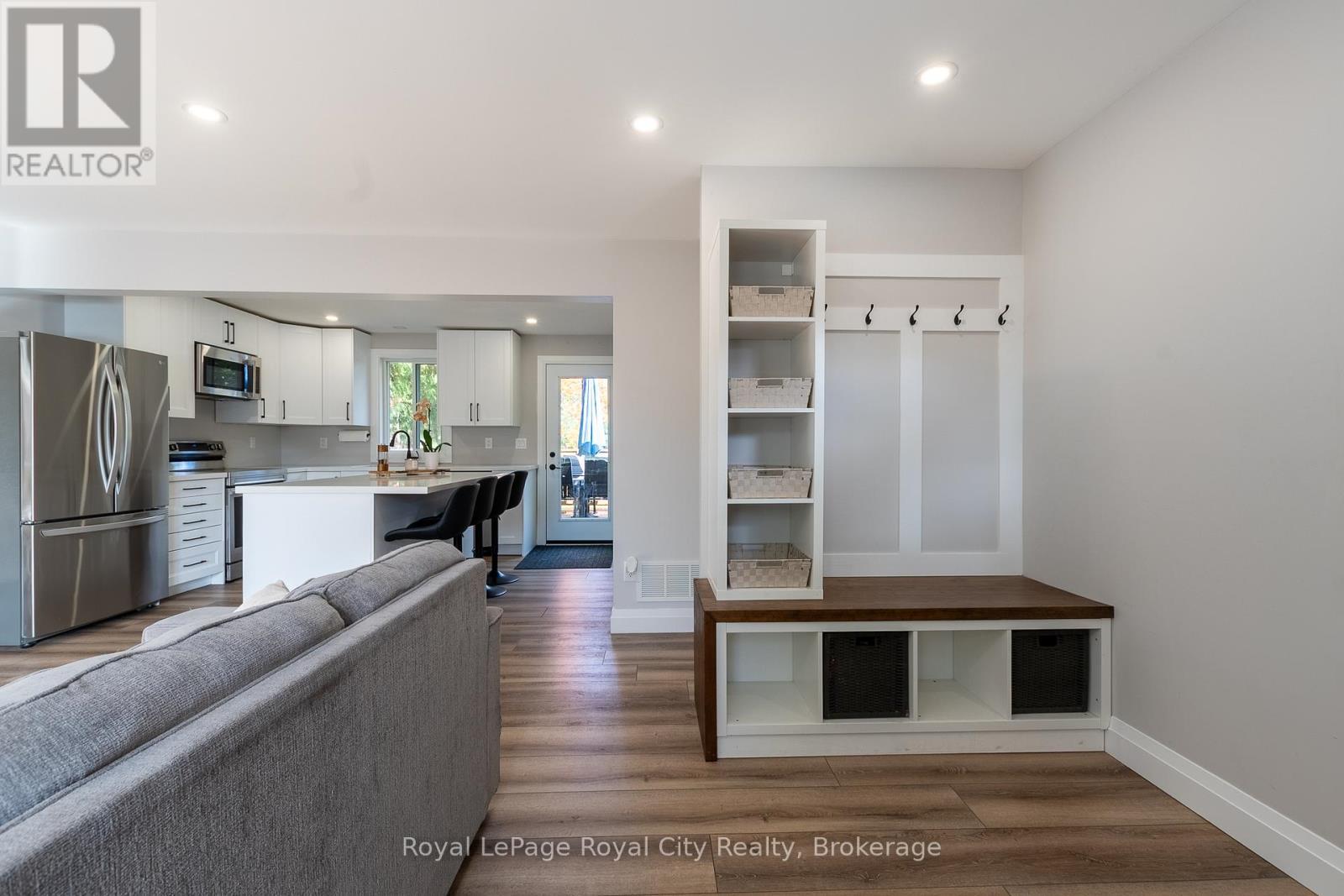 












3697 GEORGE JOHNSTON ROAD

,
Springwater,




Ontario
L4M4S4

