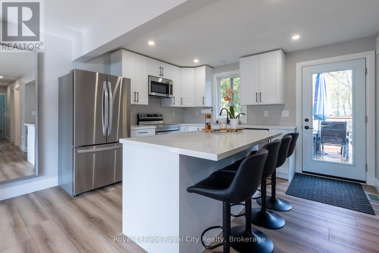 












3697 GEORGE JOHNSTON ROAD

,
Springwater,




Ontario
L4M4S4

