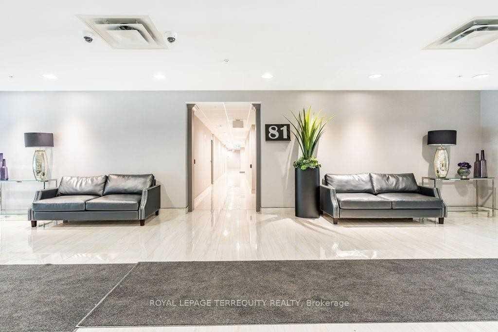 









81


Robinson

Street, 104,
Hamilton,




ON
L8P 0C2

