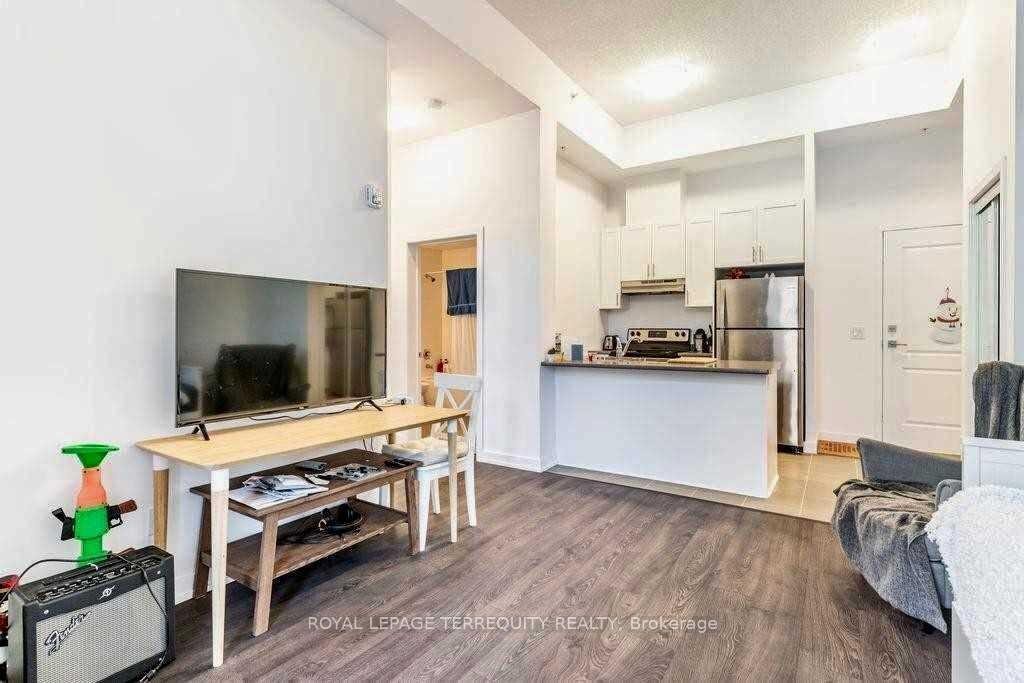 









81


Robinson

Street, 104,
Hamilton,




ON
L8P 0C2

