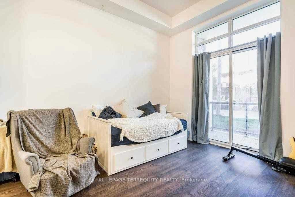 









81


Robinson

Street, 104,
Hamilton,




ON
L8P 0C2

