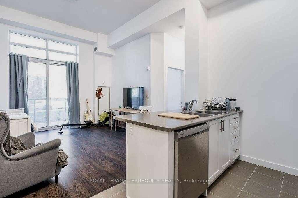 









81


Robinson

Street, 104,
Hamilton,




ON
L8P 0C2

