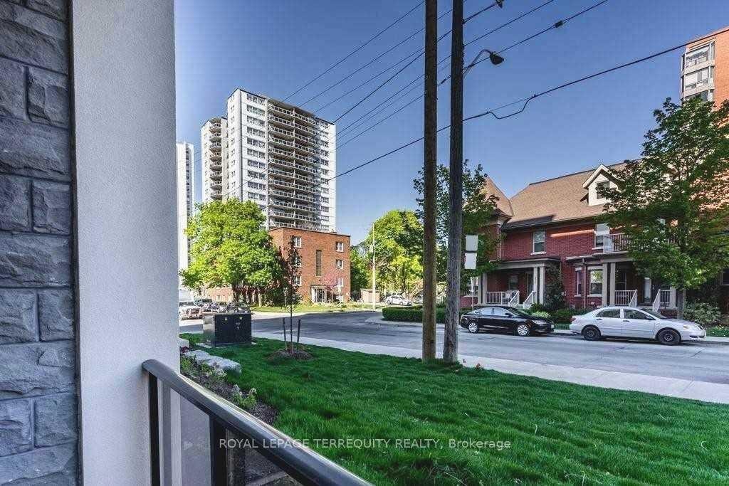 









81


Robinson

Street, 104,
Hamilton,




ON
L8P 0C2

