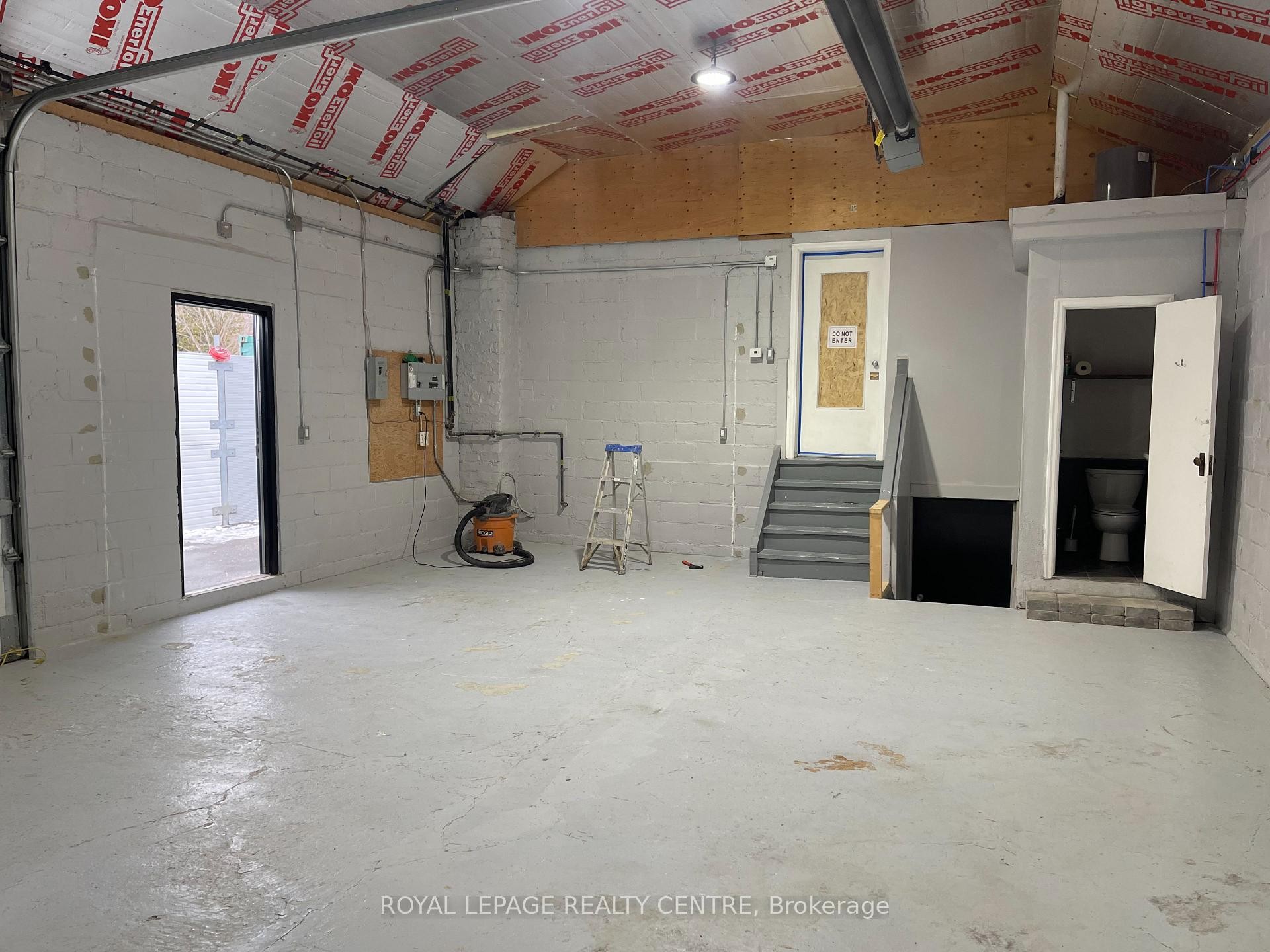 









1285


St Mary's

Avenue,
Mississauga,




ON
L5E 1H8

