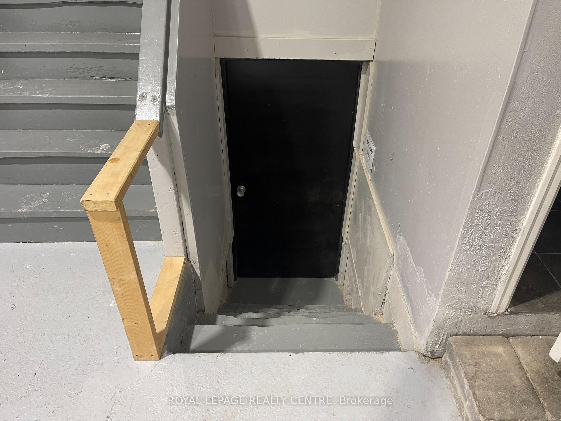 









1285


St Mary's

Avenue,
Mississauga,




ON
L5E 1H8

