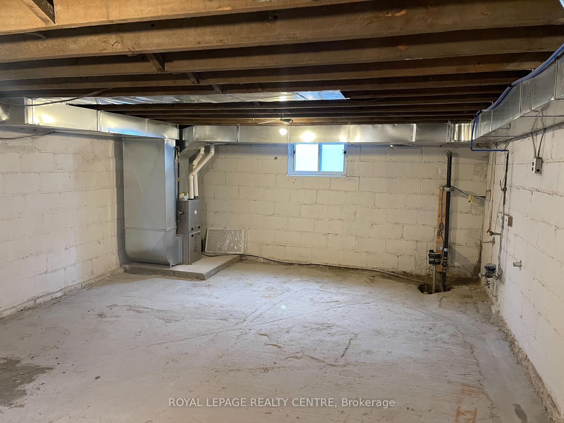 









1285


St Mary's

Avenue,
Mississauga,




ON
L5E 1H8

