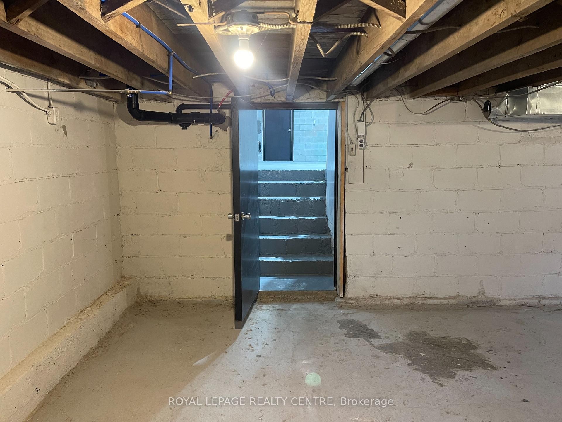 









1285


St Mary's

Avenue,
Mississauga,




ON
L5E 1H8

