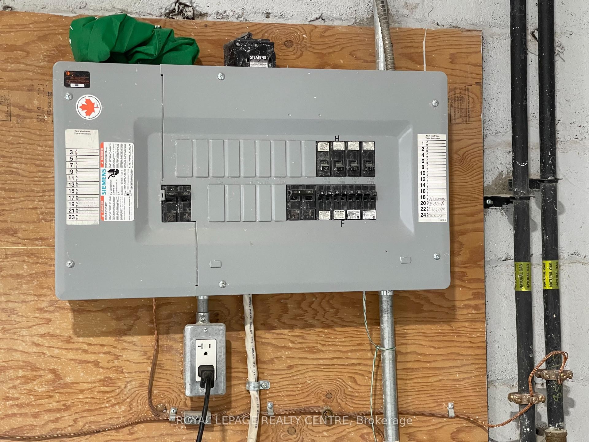 









1285


St Mary's

Avenue,
Mississauga,




ON
L5E 1H8

