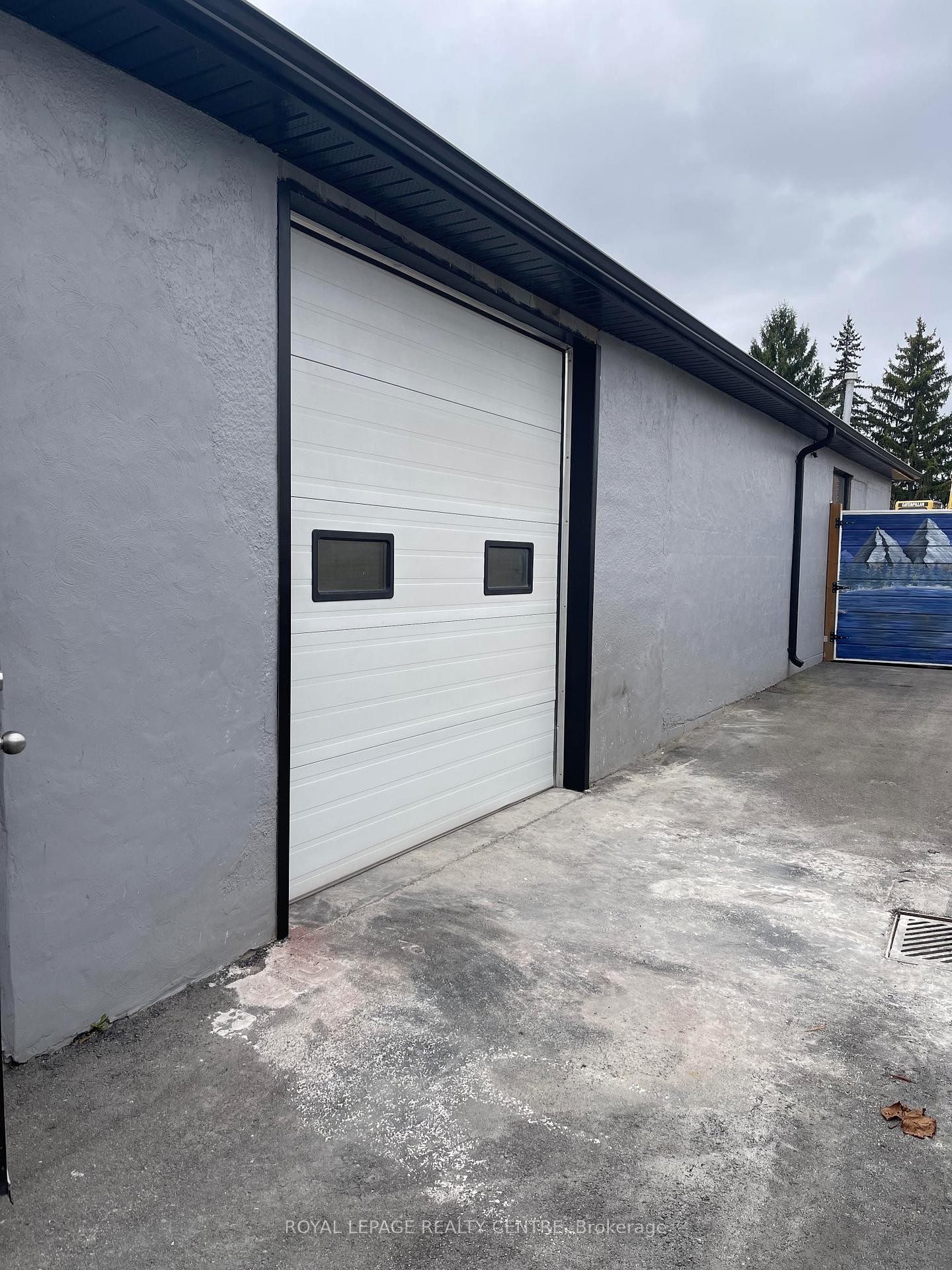 









1285


St Mary's

Avenue,
Mississauga,




ON
L5E 1H8

