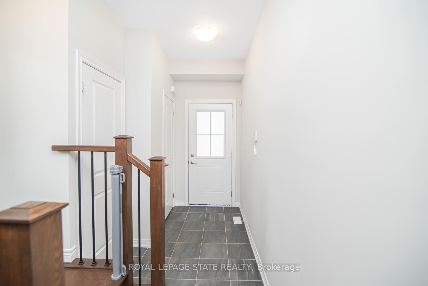 









8


Mia

Drive,
Hamilton,




ON
L9B 0K1

