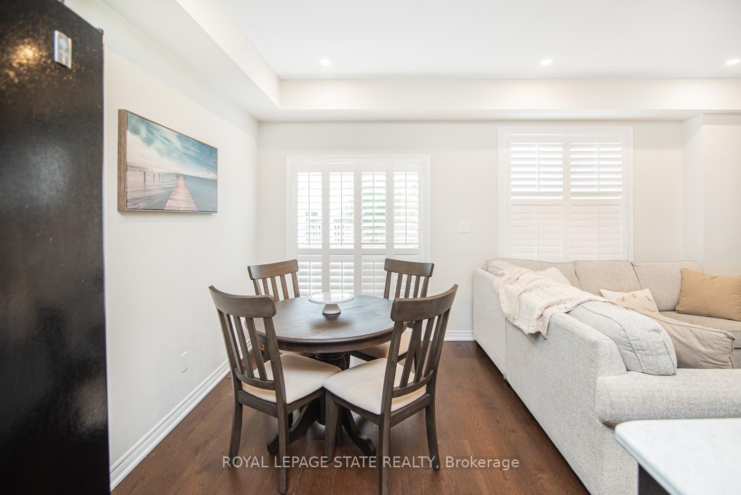 









8


Mia

Drive,
Hamilton,




ON
L9B 0K1

