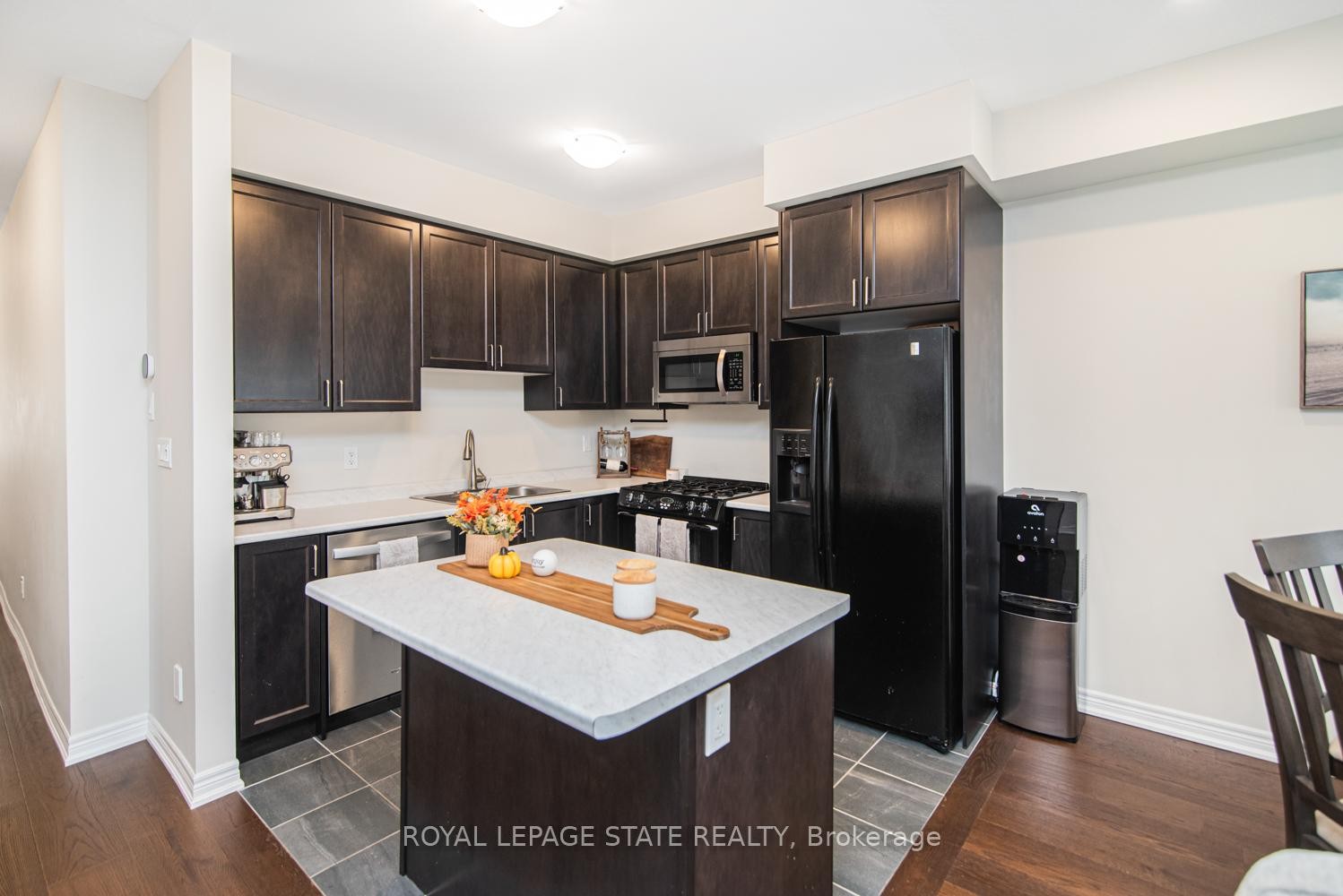 









8


Mia

Drive,
Hamilton,




ON
L9B 0K1

