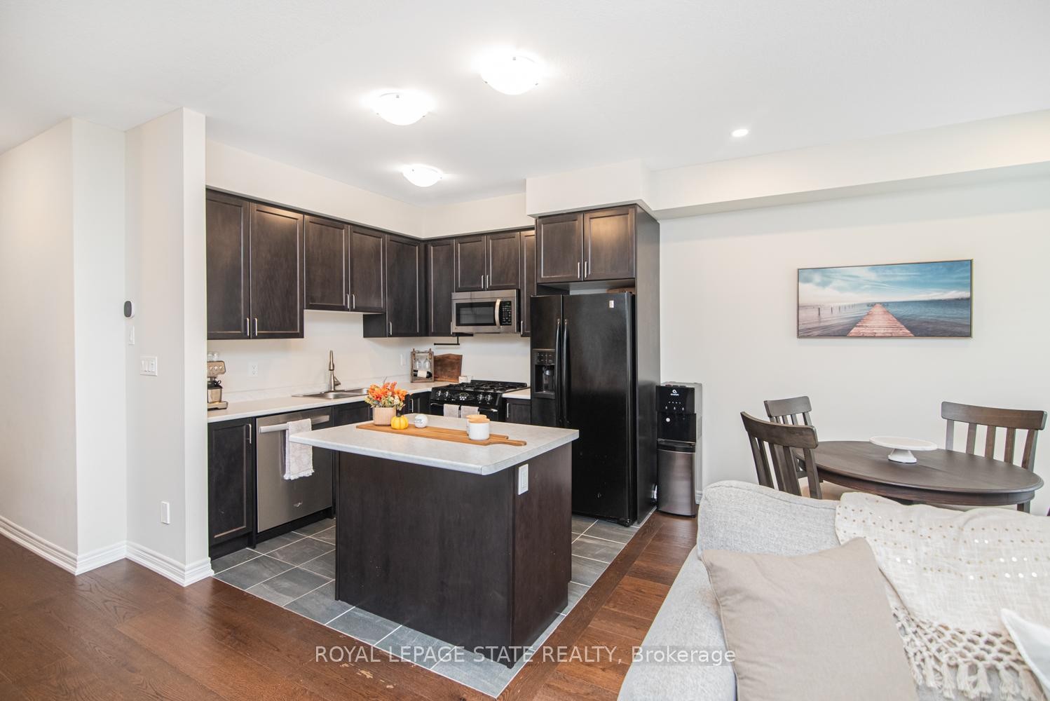 









8


Mia

Drive,
Hamilton,




ON
L9B 0K1

