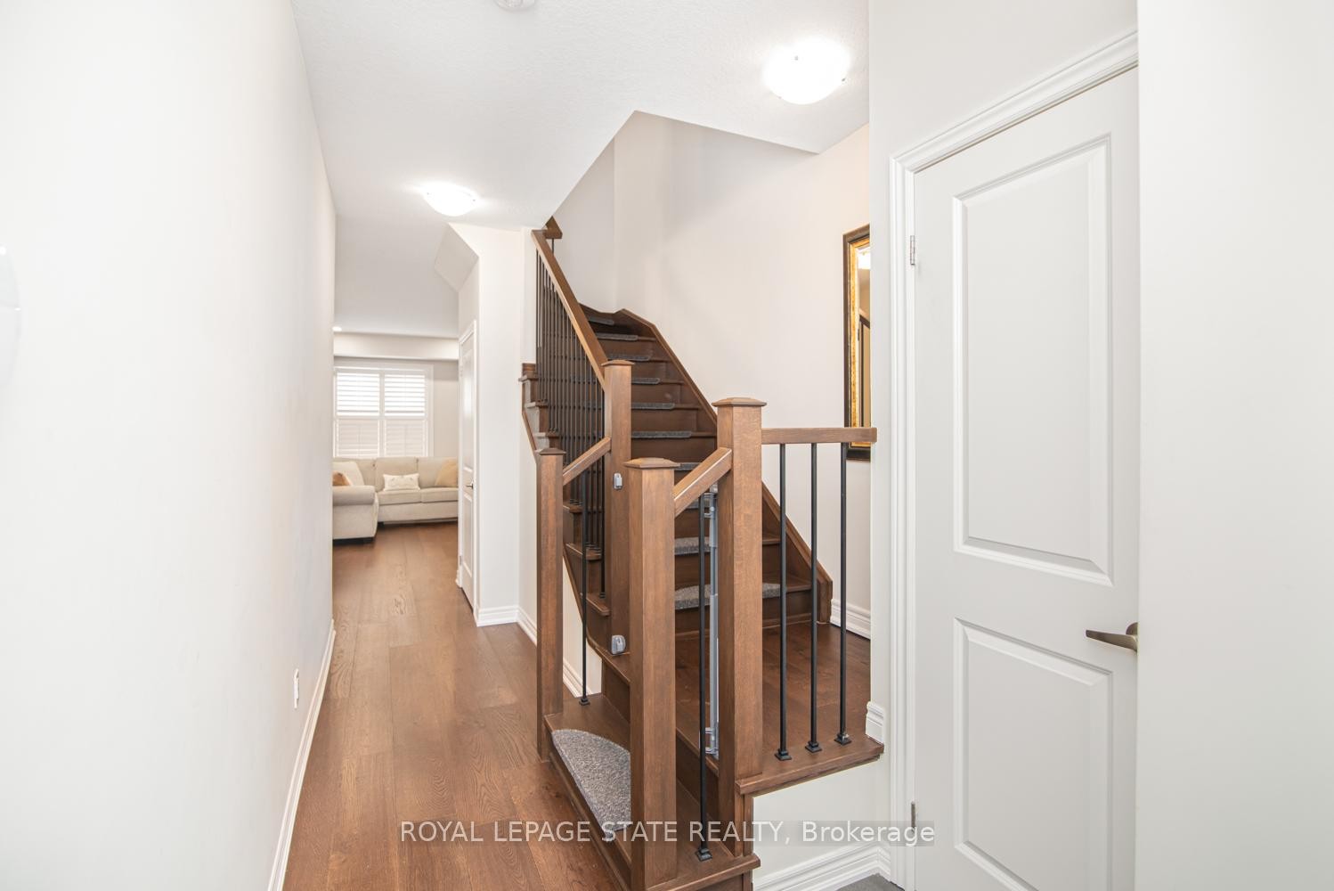 









8


Mia

Drive,
Hamilton,




ON
L9B 0K1

