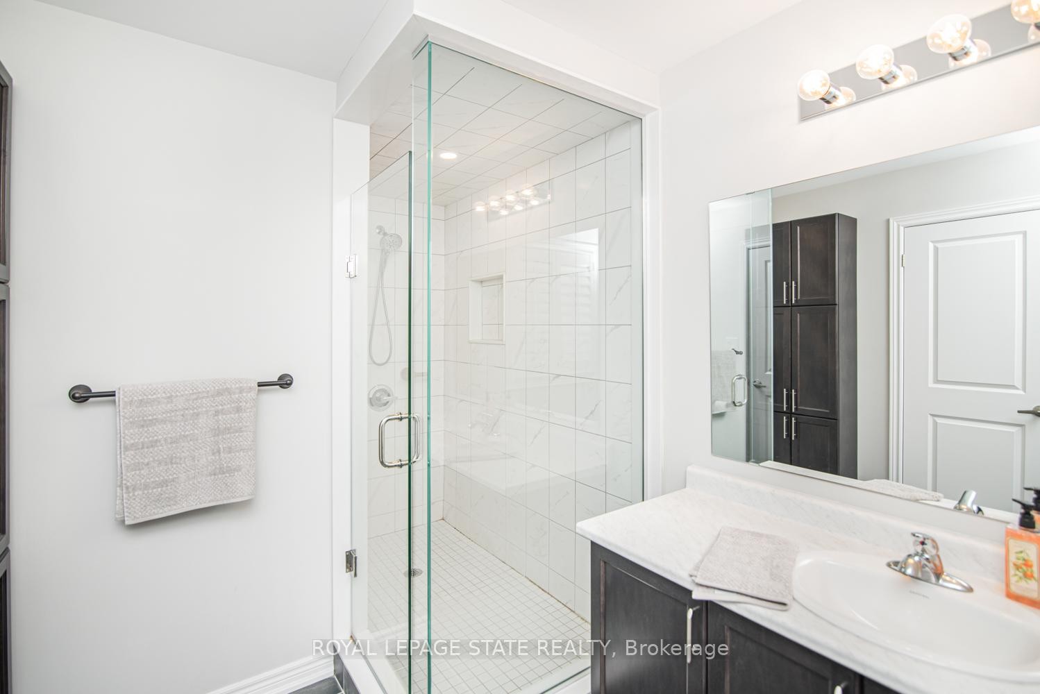 









8


Mia

Drive,
Hamilton,




ON
L9B 0K1

