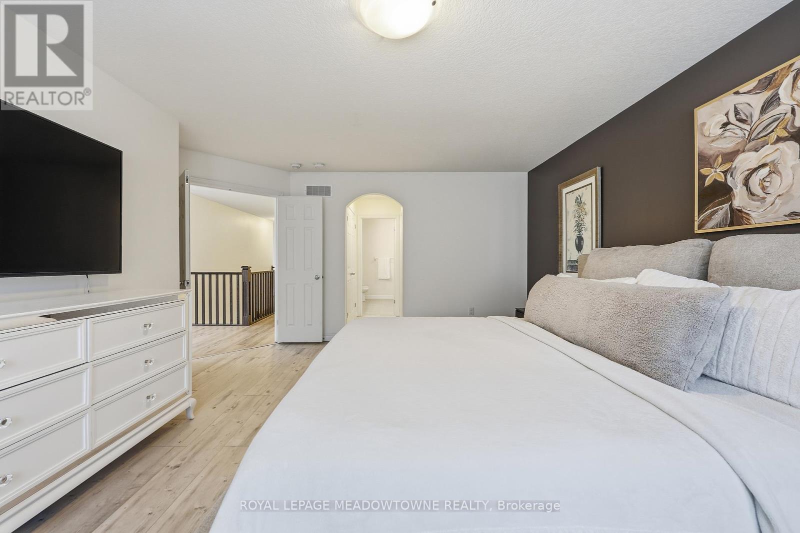 












63 WESTRA DRIVE

,
Guelph,




Ontario
N1K0B5

