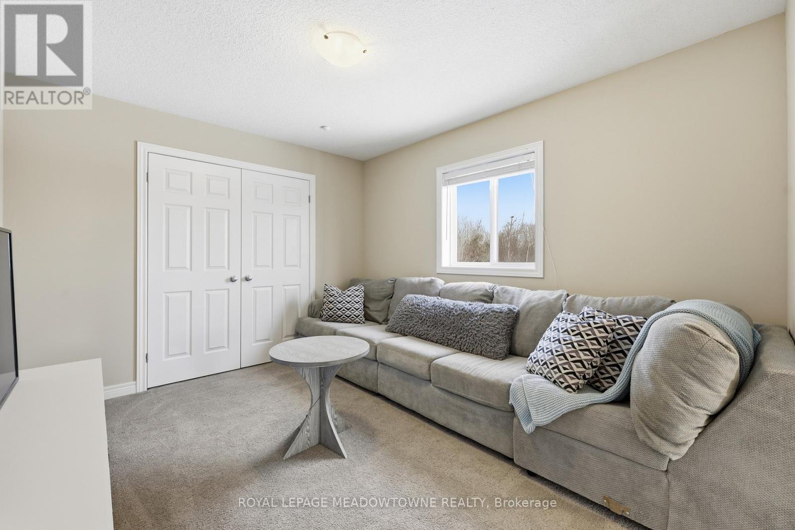 












63 WESTRA DRIVE

,
Guelph,




Ontario
N1K0B5

