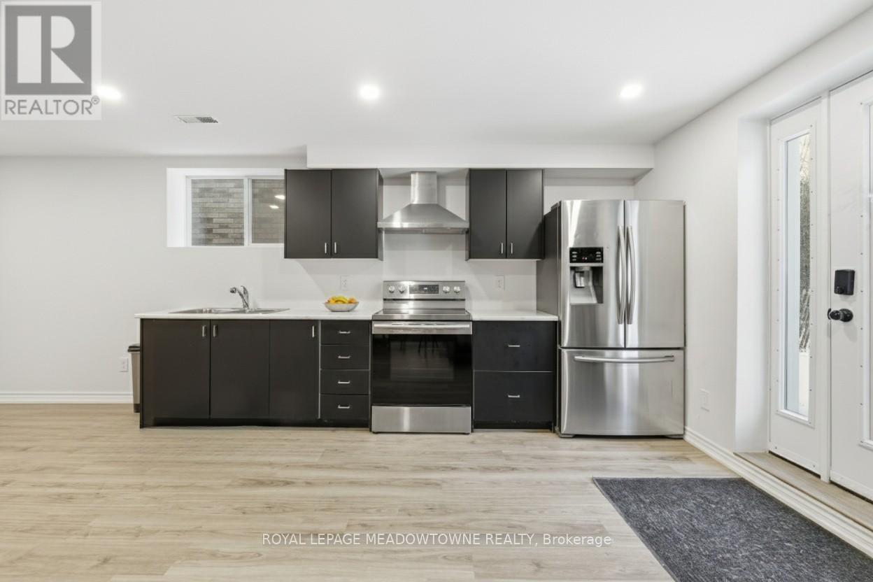 












63 WESTRA DRIVE

,
Guelph,




Ontario
N1K0B5

