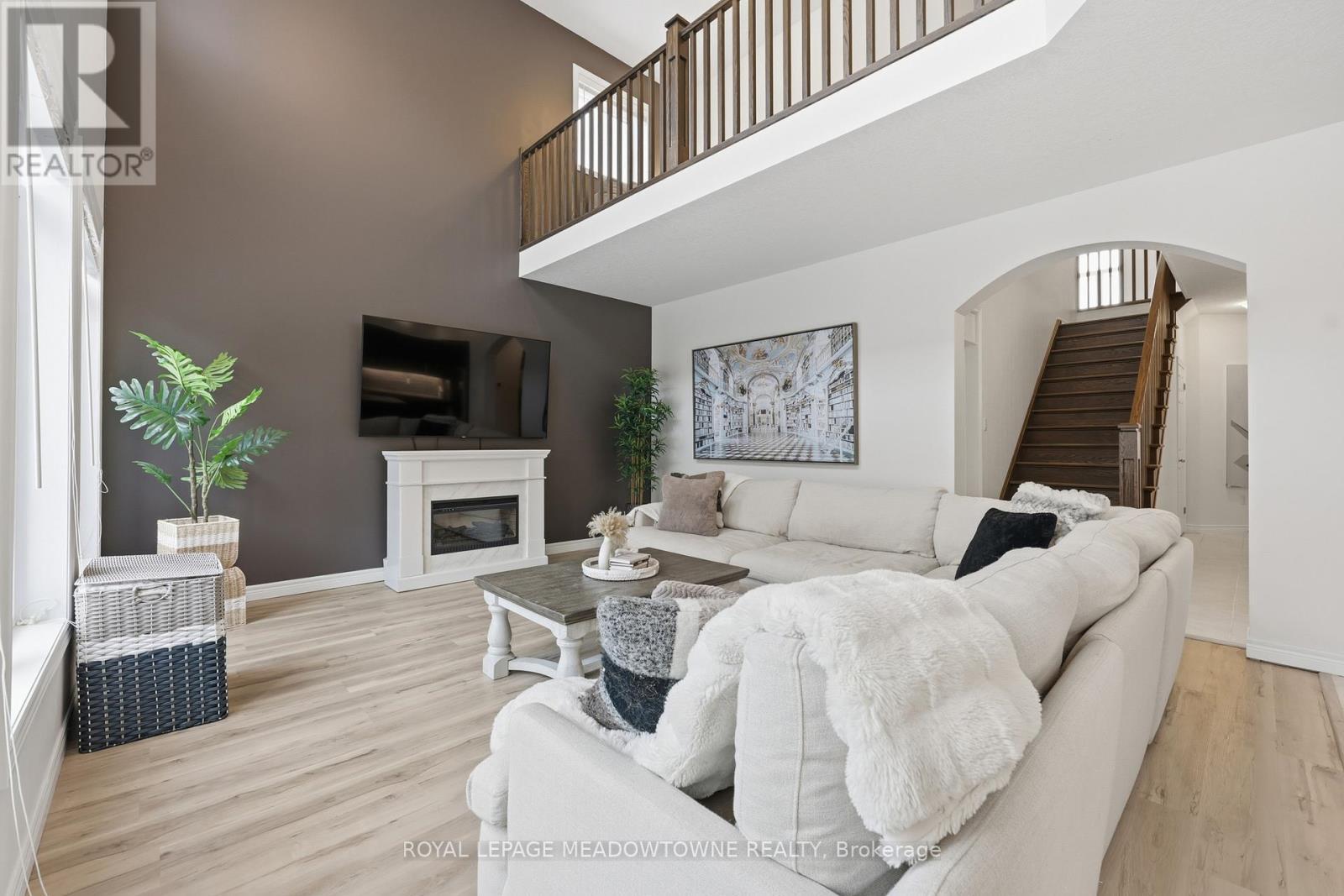 












63 WESTRA DRIVE

,
Guelph,




Ontario
N1K0B5

