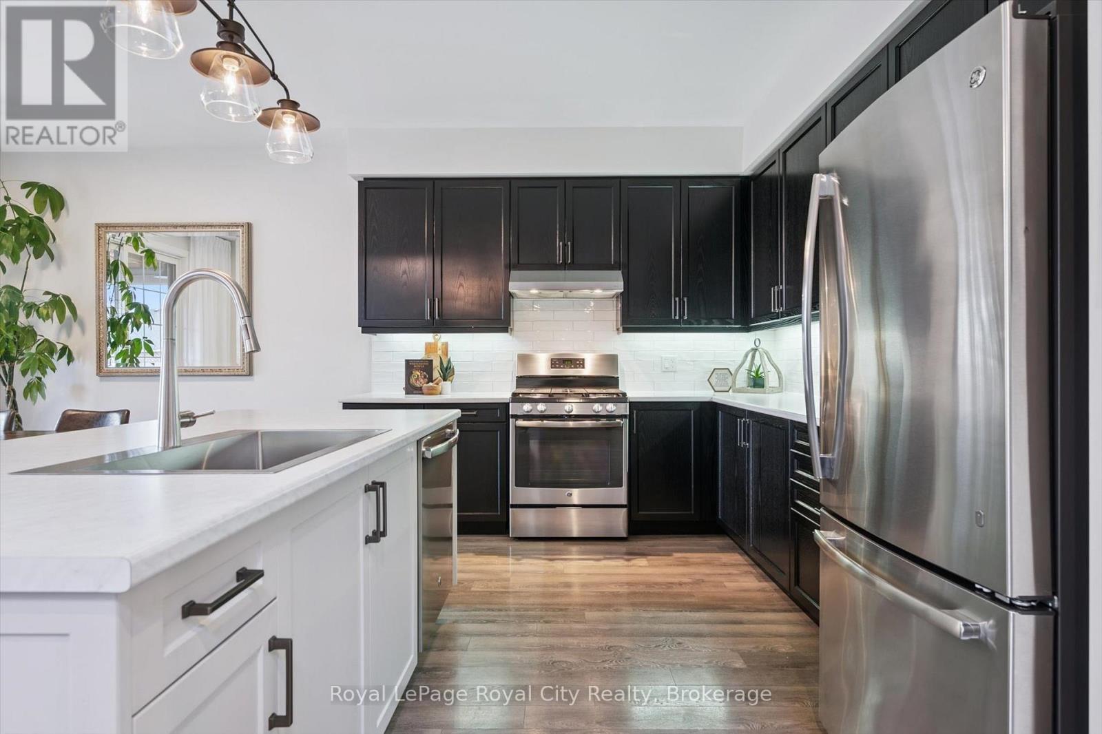 












98 KAY CRESCENT

,
Centre Wellington (Fergus),




Ontario
N1M0G2

