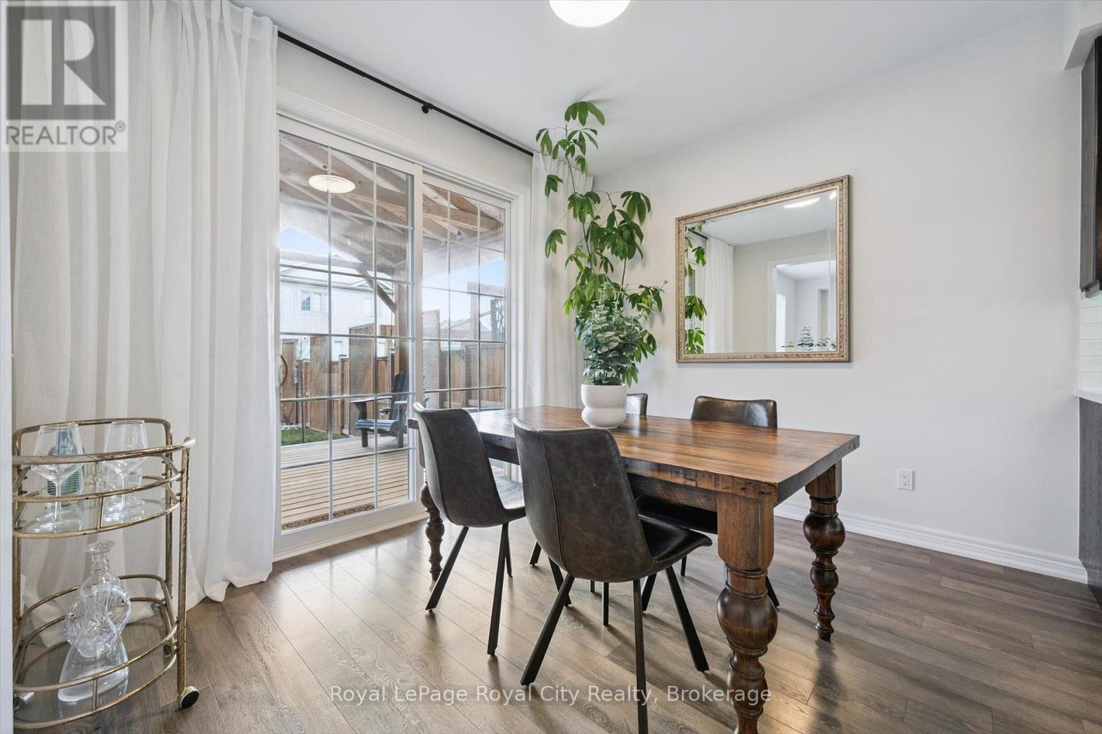 












98 KAY CRESCENT

,
Centre Wellington (Fergus),




Ontario
N1M0G2

