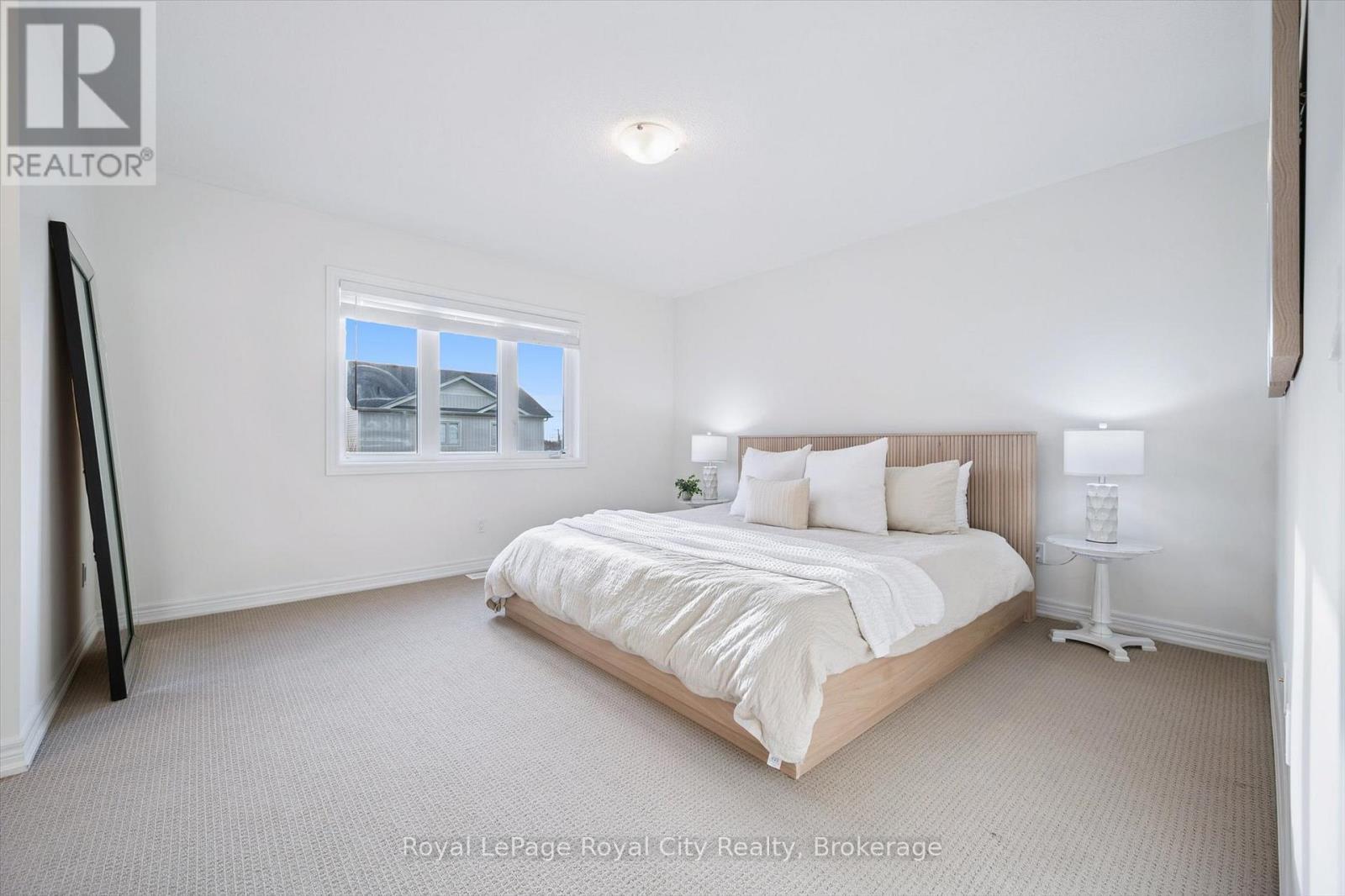 












98 KAY CRESCENT

,
Centre Wellington (Fergus),




Ontario
N1M0G2

