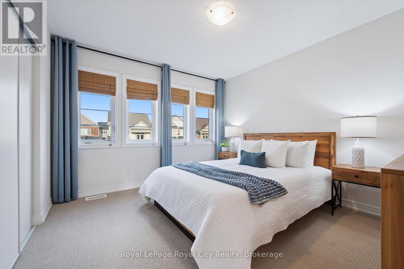 












98 KAY CRESCENT

,
Centre Wellington (Fergus),




Ontario
N1M0G2

