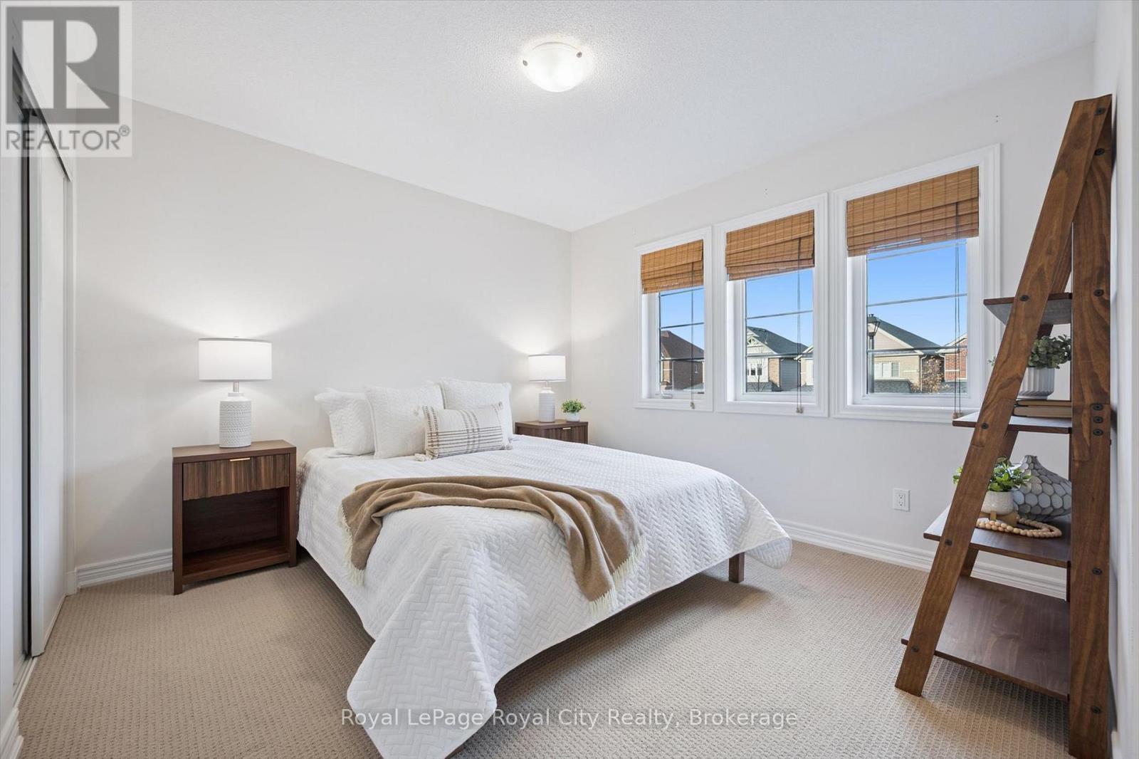 












98 KAY CRESCENT

,
Centre Wellington (Fergus),




Ontario
N1M0G2

