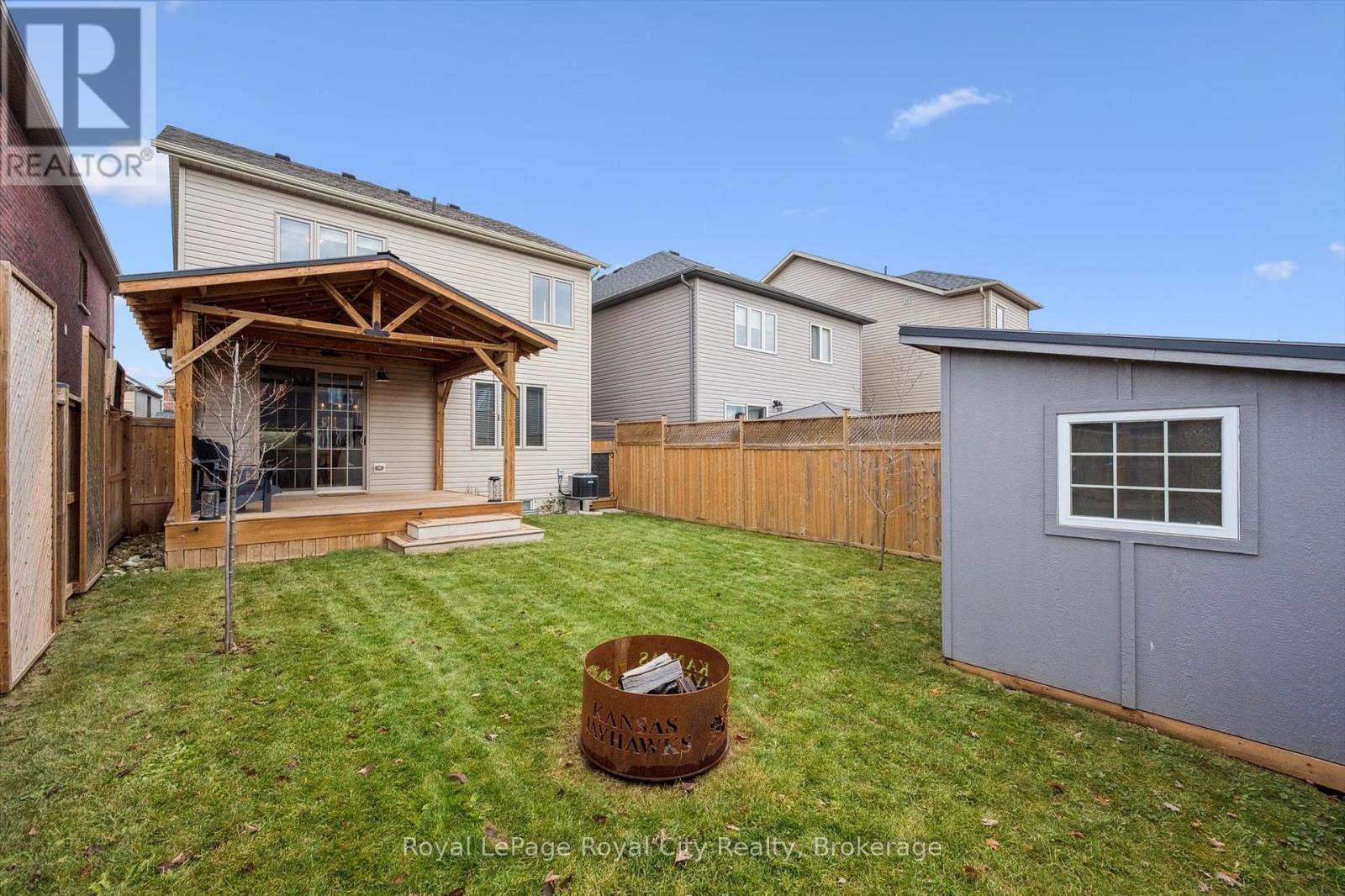 












98 KAY CRESCENT

,
Centre Wellington (Fergus),




Ontario
N1M0G2

