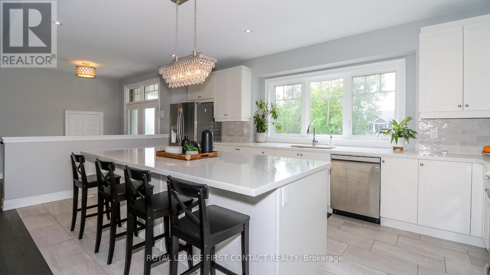 












2066 ELANA DRIVE

,
Severn,




Ontario
L3V0C2

