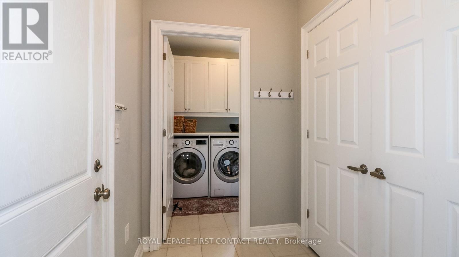 












2066 ELANA DRIVE

,
Severn,




Ontario
L3V0C2

