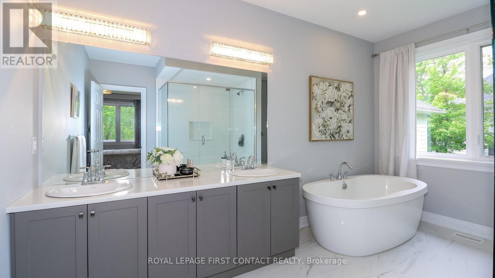 












2066 ELANA DRIVE

,
Severn,




Ontario
L3V0C2

