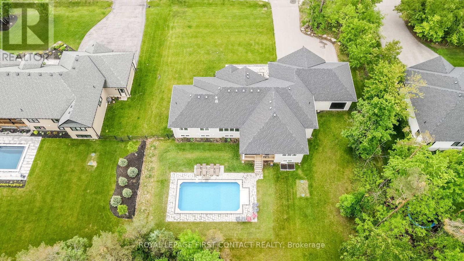 












2066 ELANA DRIVE

,
Severn,




Ontario
L3V0C2

