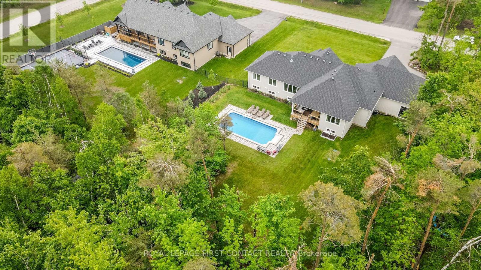 












2066 ELANA DRIVE

,
Severn,




Ontario
L3V0C2

