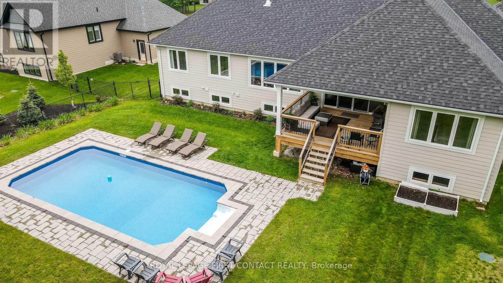 












2066 ELANA DRIVE

,
Severn,




Ontario
L3V0C2

