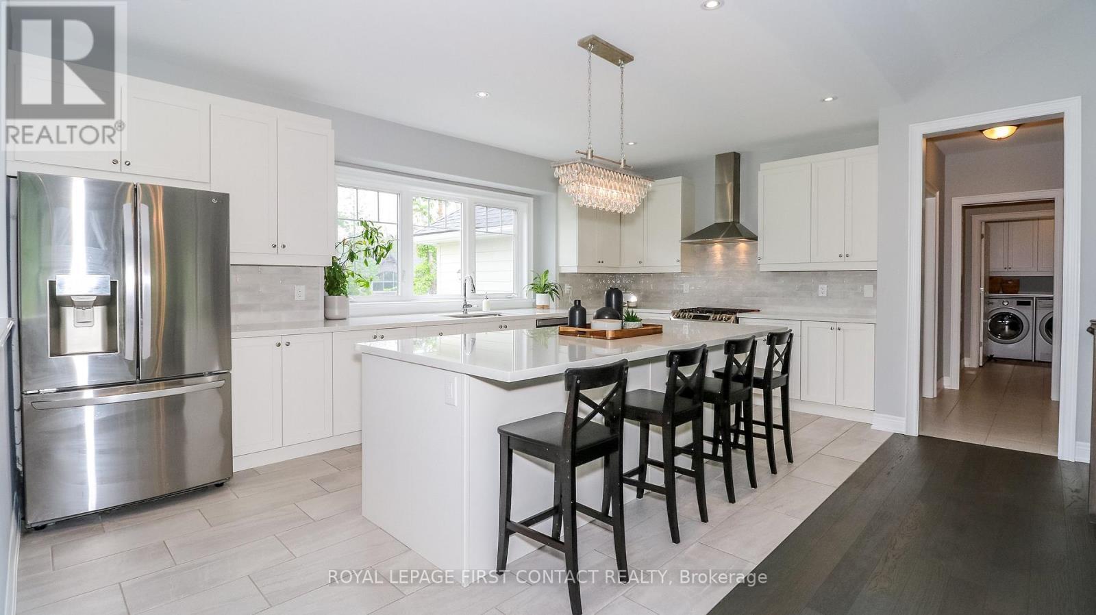 












2066 ELANA DRIVE

,
Severn,




Ontario
L3V0C2

