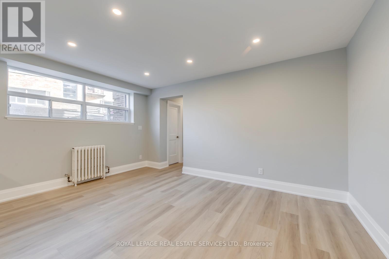 












320 LAKESHORE ROAD W

,
Mississauga,




Ontario
L5H1G8

