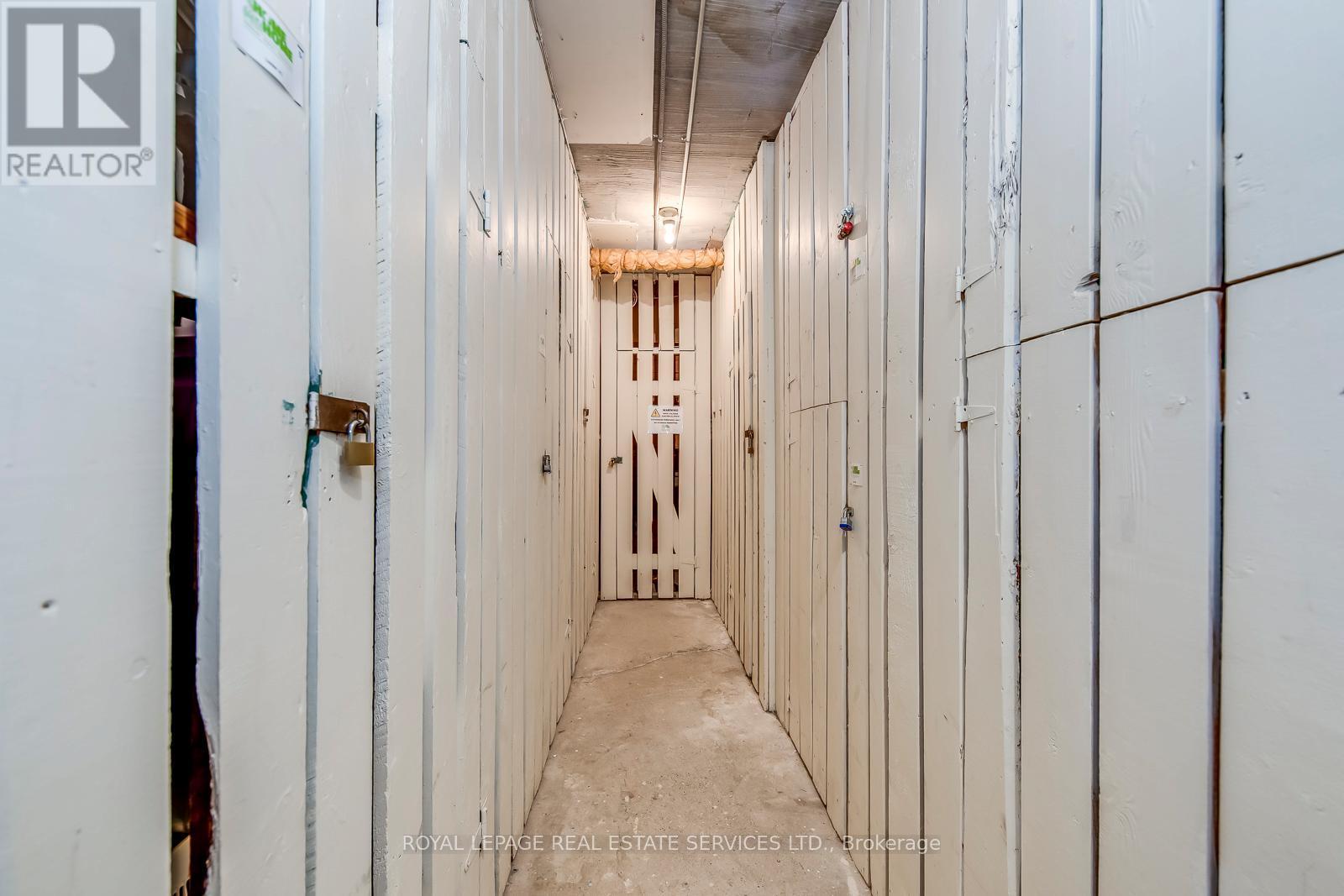 












320 LAKESHORE ROAD W

,
Mississauga,




Ontario
L5H1G8

