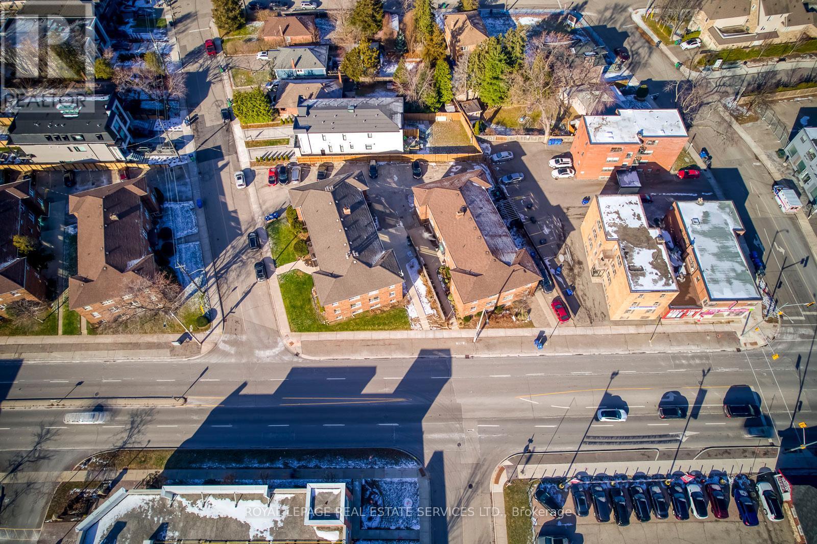 












320 LAKESHORE ROAD W

,
Mississauga,




Ontario
L5H1G8

