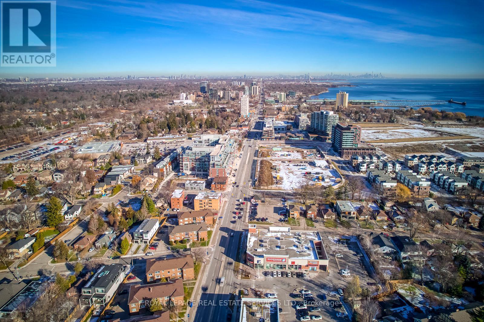 












320 LAKESHORE ROAD W

,
Mississauga,




Ontario
L5H1G8

