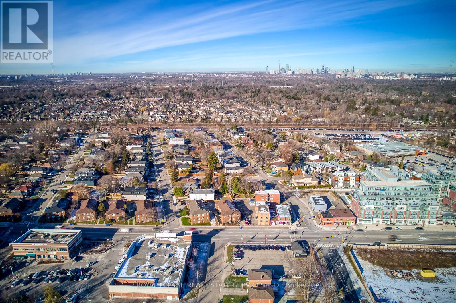 












320 LAKESHORE ROAD W

,
Mississauga,




Ontario
L5H1G8


