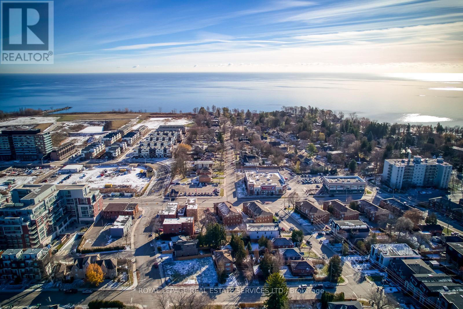 












320 LAKESHORE ROAD W

,
Mississauga,




Ontario
L5H1G8

