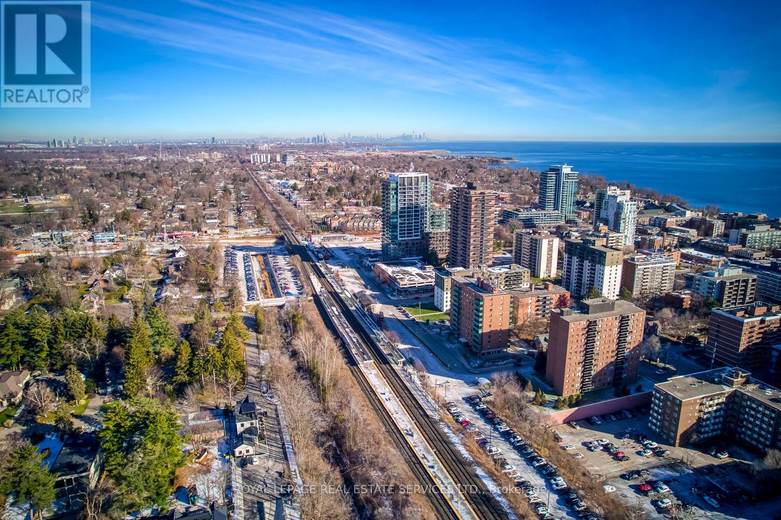 












320 LAKESHORE ROAD W

,
Mississauga,




Ontario
L5H1G8

