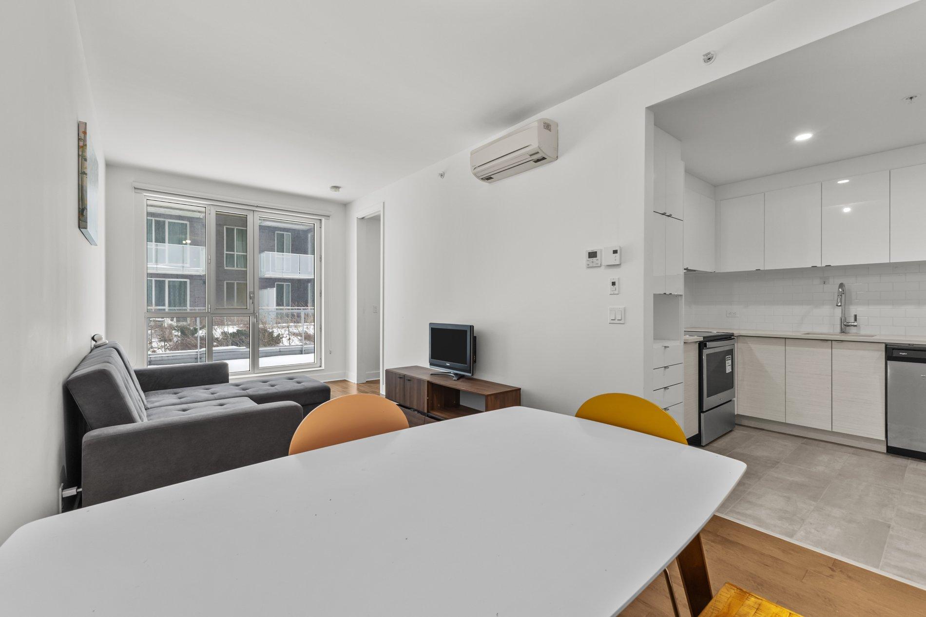 









5175


Av. de Courtrai

, 403,
Montréal (Côte-des-Neiges/Notre-Dame-de-Grâce),




QC
H3W0A9

